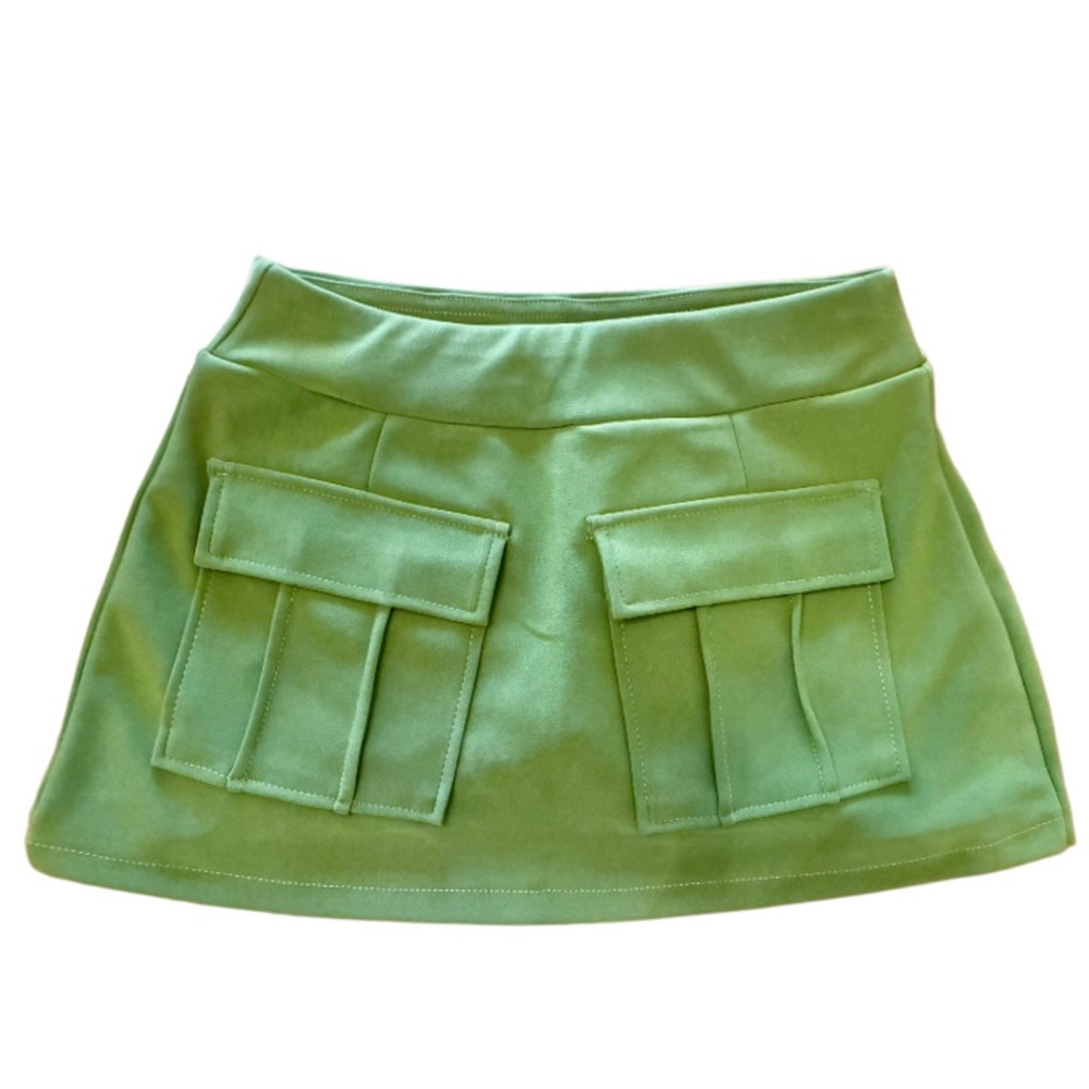LOVE POEM BY BLOCK Green Cargo Pocket Mini Skort, Size Small.